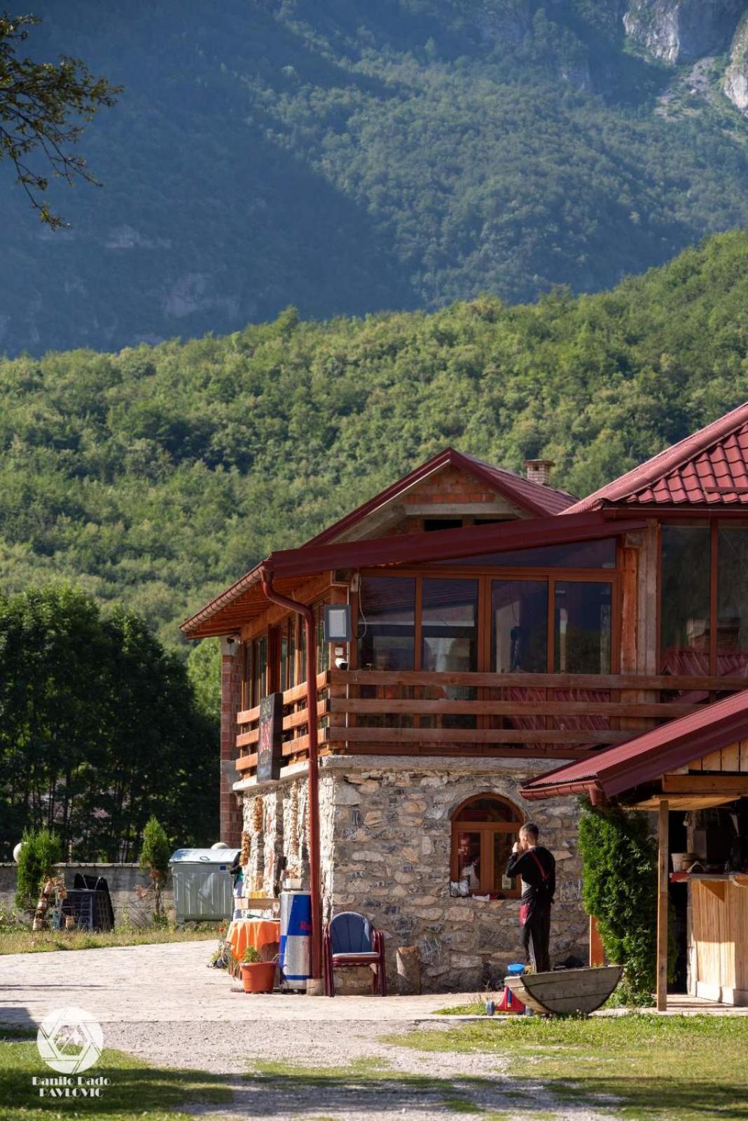 Ethno Katun Rosi Agrotourism Hotell Gusinje Exteriör bild