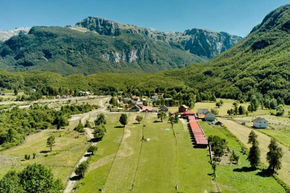Ethno Katun Rosi Agrotourism Hotell Gusinje Exteriör bild
