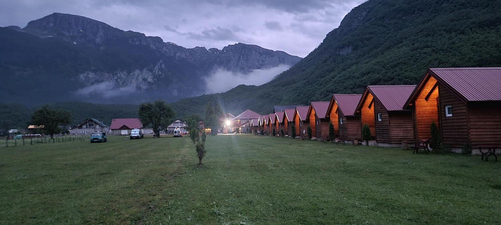 Ethno Katun Rosi Agrotourism Hotell Gusinje Exteriör bild