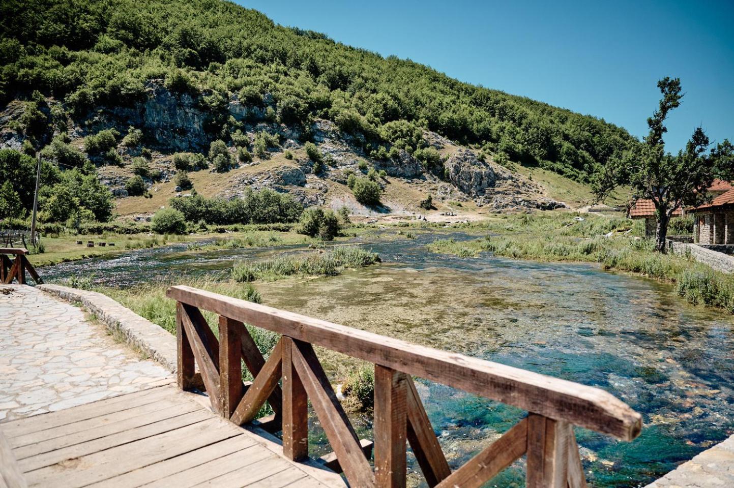 Ethno Katun Rosi Agrotourism Hotell Gusinje Exteriör bild