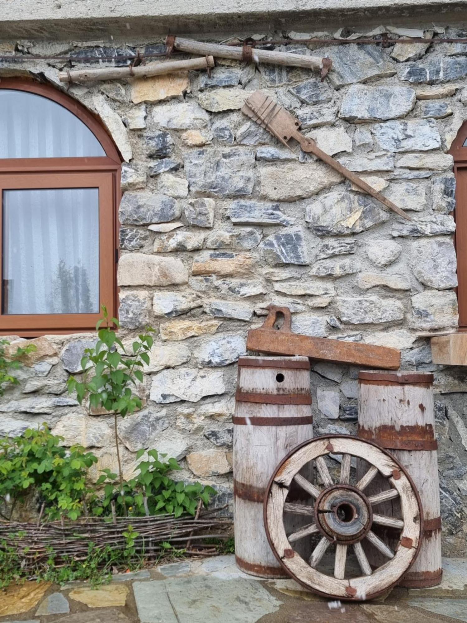 Ethno Katun Rosi Agrotourism Hotell Gusinje Exteriör bild