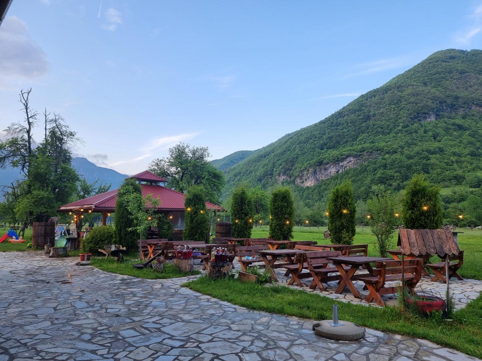 Ethno Katun Rosi Agrotourism Hotell Gusinje Exteriör bild